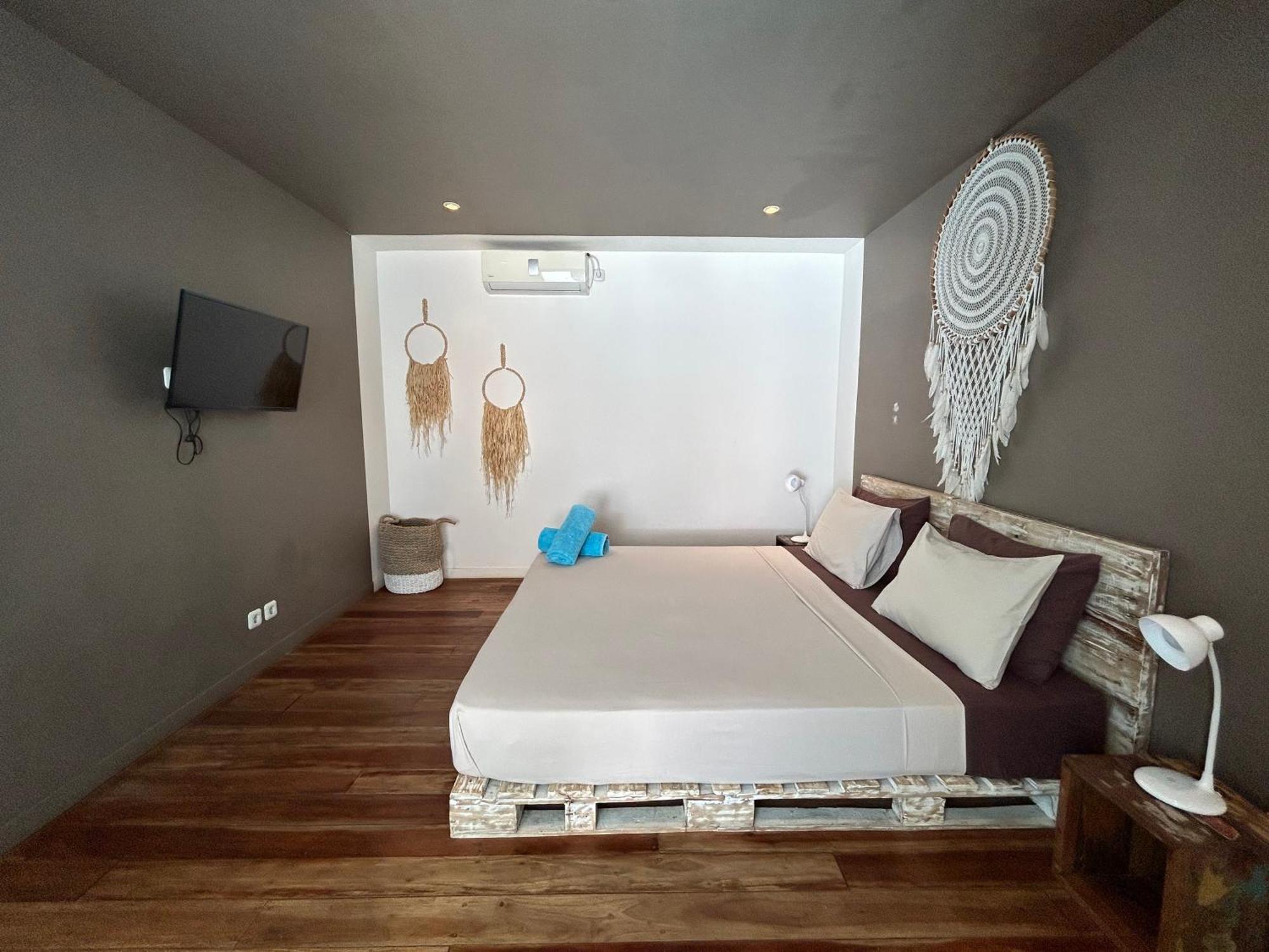 Meno Suites Gili Meno Exterior photo