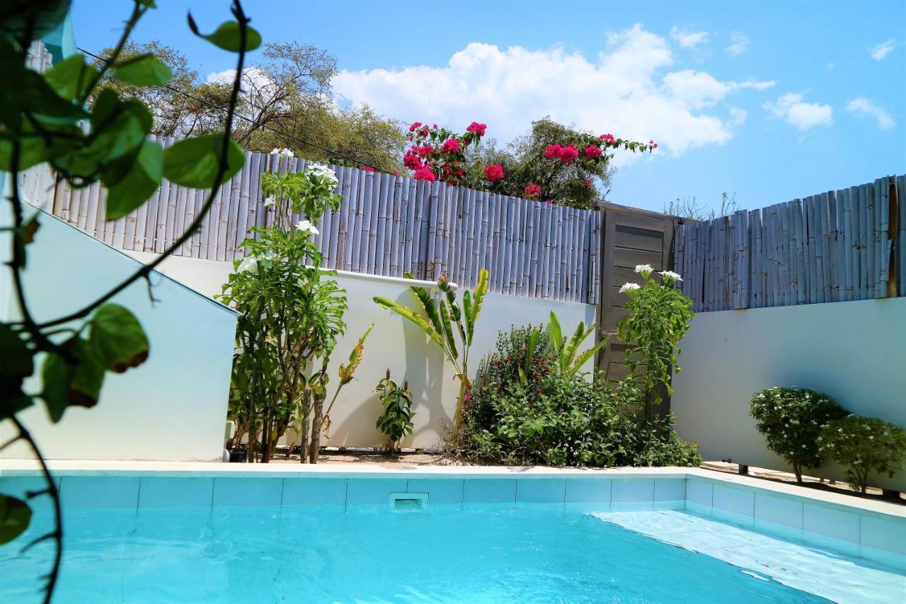 Meno Suites Gili Meno Exterior photo